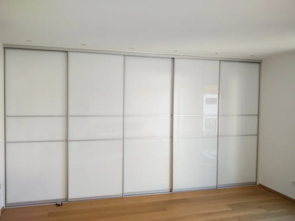 Kleiderschrank - Wetzl Innenausbau, - München